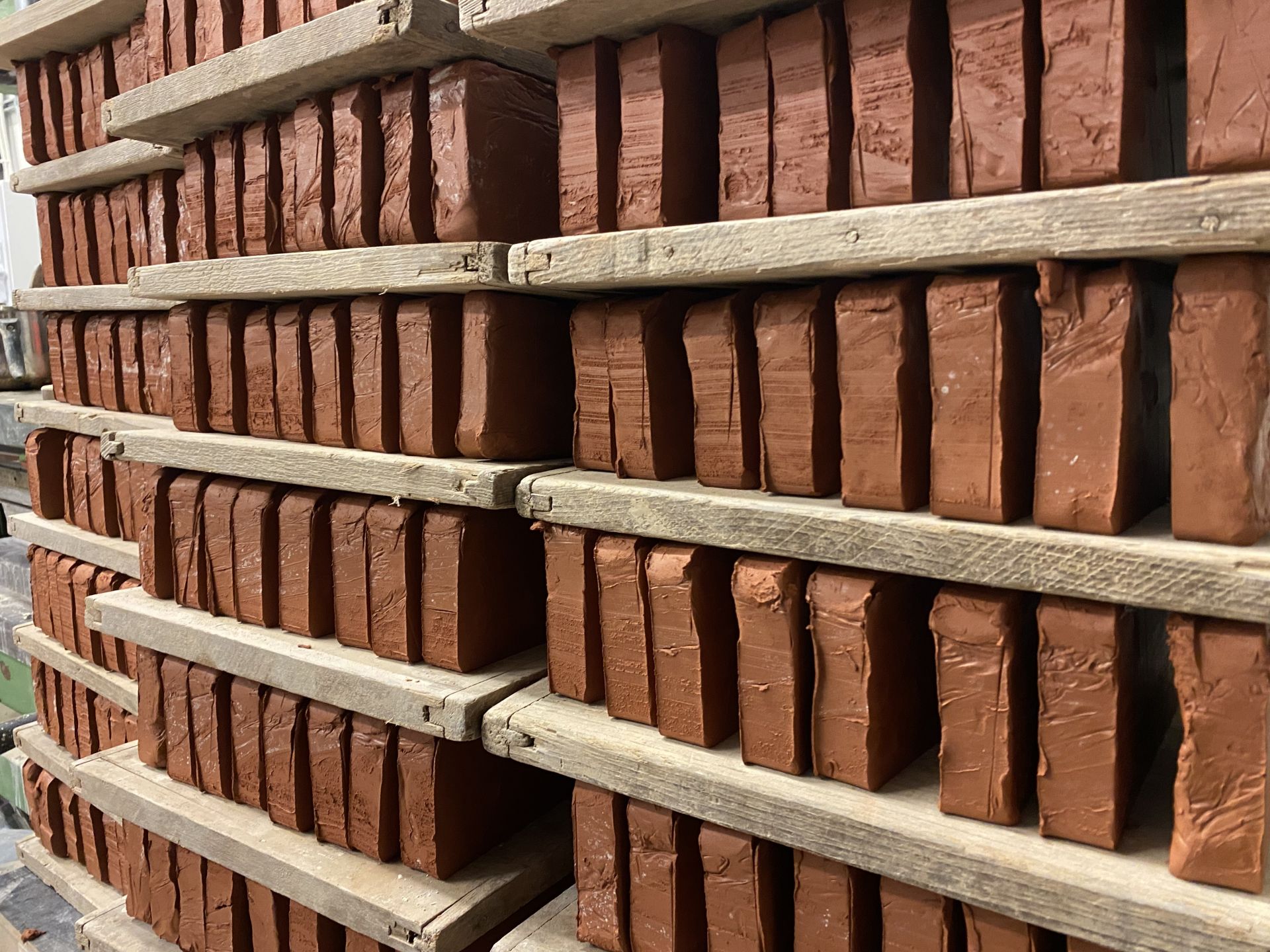 Täitekivid ja glasuuritud tellised. Tartu, Eesti, Baltikum. Sturm Keraamika OÜ