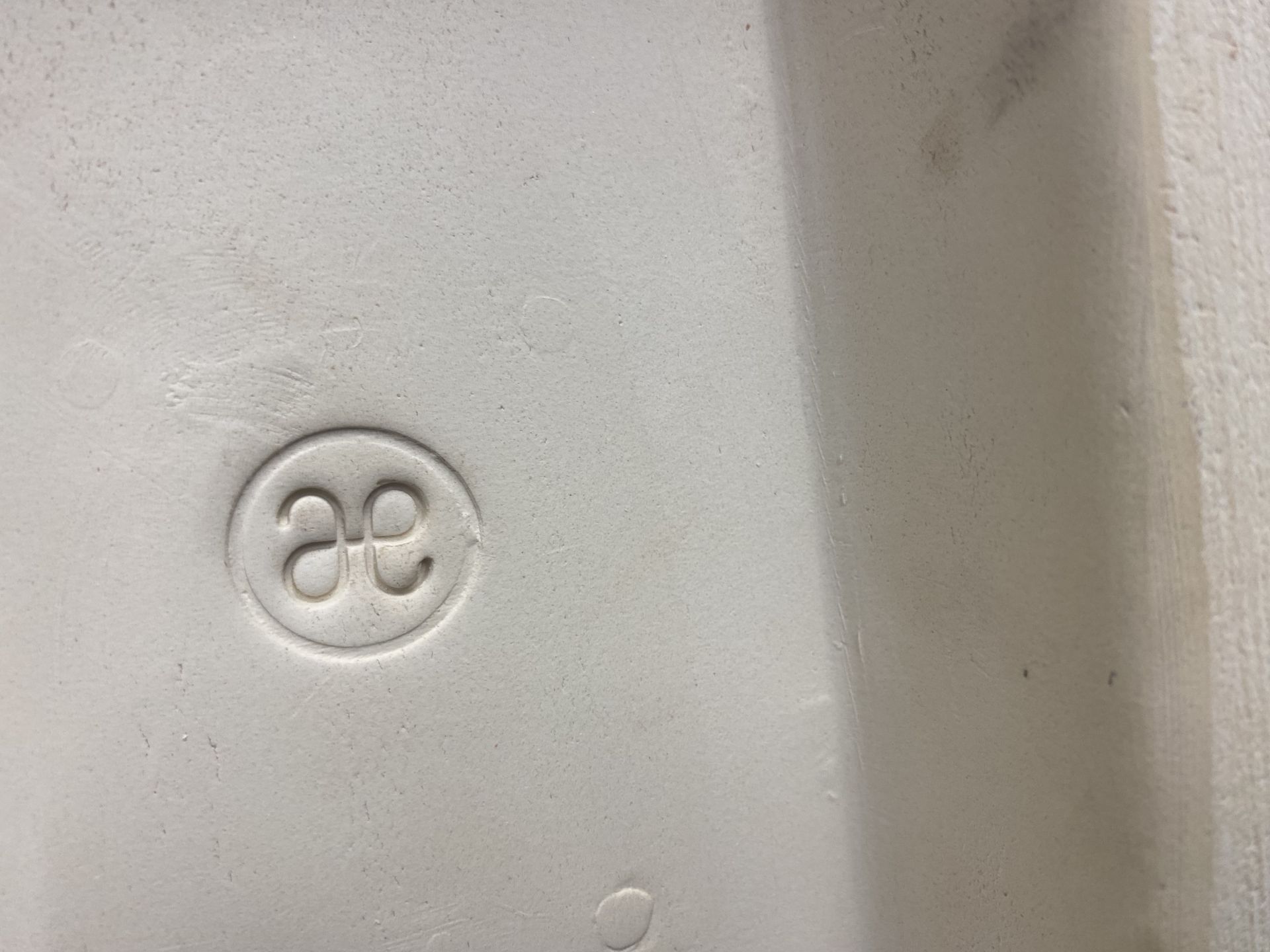 Sturm Keraamika OÜ Valge glasuuriga ahjupotid, Värvilise glasuuriga kahhelid, Ahjupotid restaureerimiseks, Eridisainiga keraamika, Täitekivid ja glasuuritud tellised, Ahjude projekteerimine