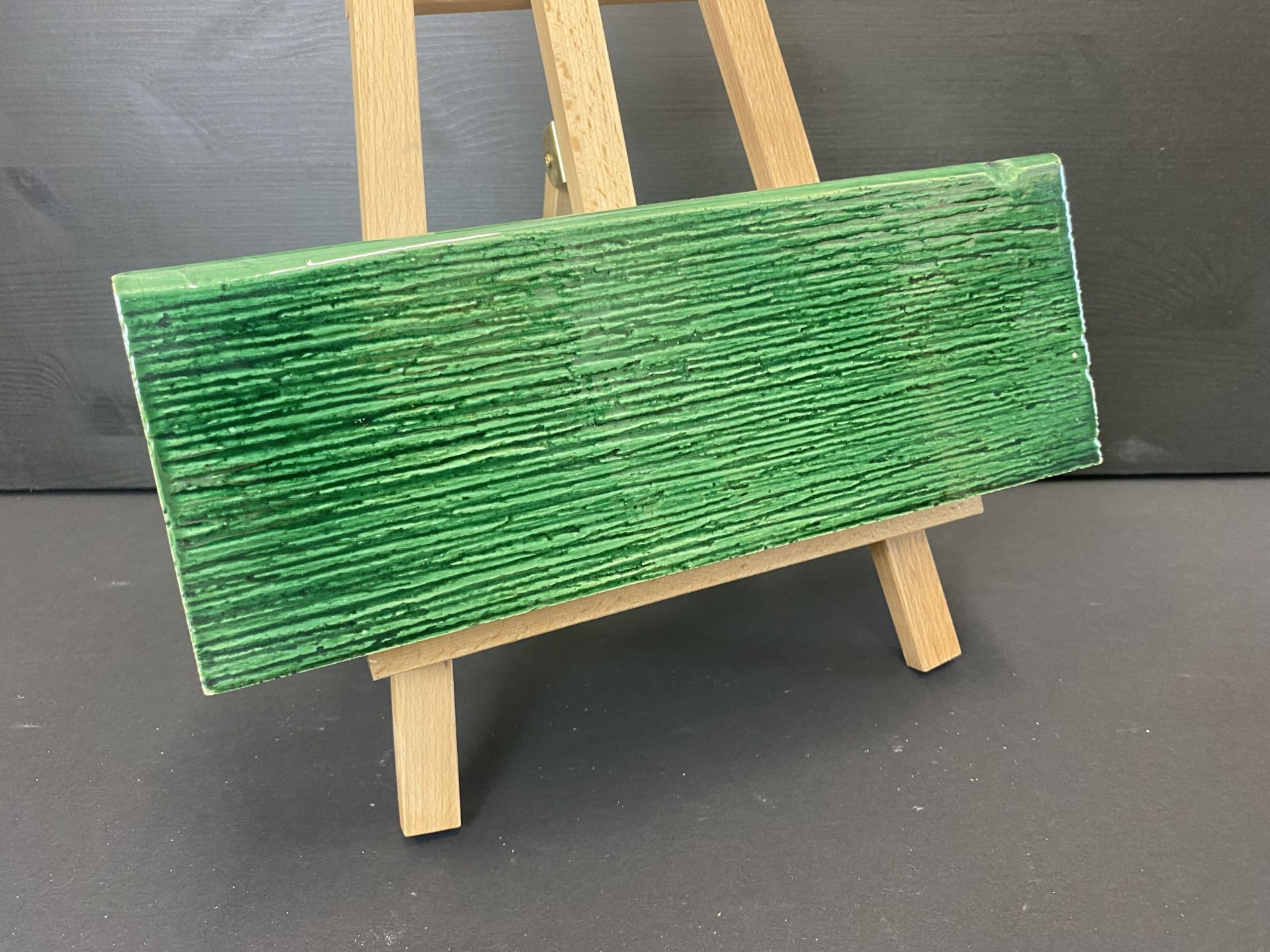 Sturm Keraamika OÜ Valge glasuuriga ahjupotid, Värvilise glasuuriga kahhelid, Ahjupotid restaureerimiseks, Eridisainiga keraamika, Täitekivid ja glasuuritud tellised, Ahjude projekteerimine Tartu, Eesti, Baltikum